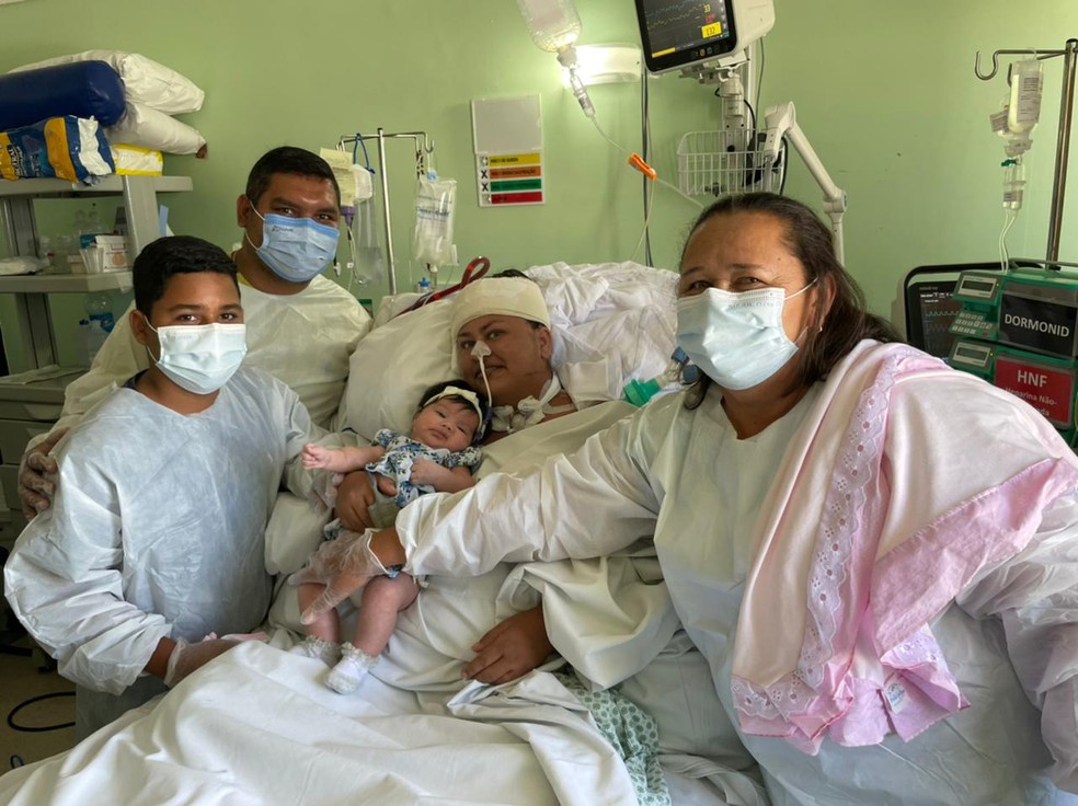 Paciente com ECMO que aguarda transplante de pulmão após complicações da Covid é transferida para SP — Foto: Arquivo da família
