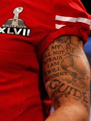 nfl Colin Kaepernick tatuagem san francisco 49ers (Foto: Agência Getty Images)