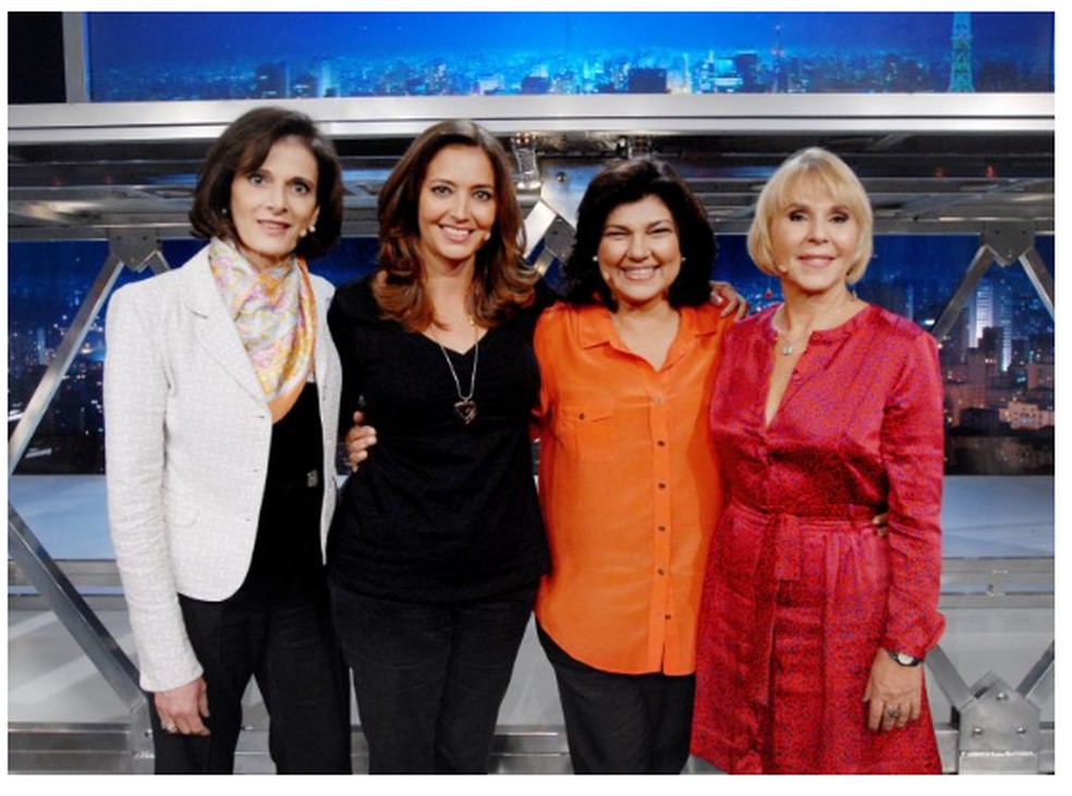 Cristiana Lôbo no estúdio do Programa do Jô, em 2014, ao lado das jornalistas Lilian Witte Fibe e Cristina Serra (à esquerda) e Ana Maria Tahan (à direita).  — Foto: Zé Paulo Cardeal/Globo