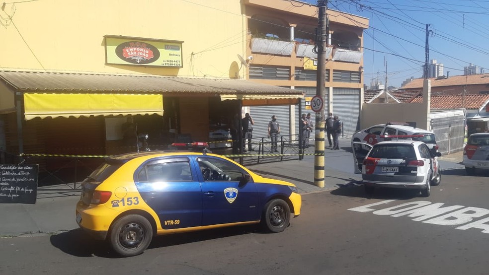 Guarda municipal foi atropelado por motociclista em Piracicaba &mdash; Foto: Edijan Del Santo/EPTV