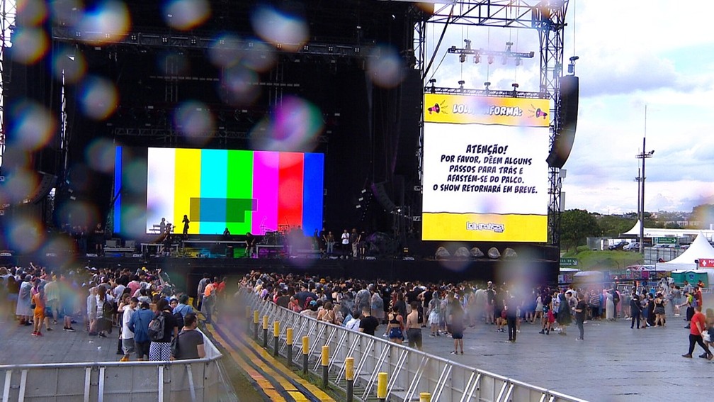 Chuva interrompe shows no Lolla — Foto: Mariana Mendicelli/g1