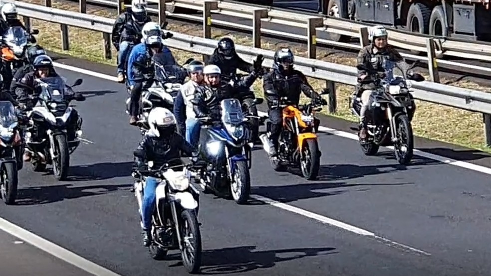 O presidente Jair Bolsonaro participou neste sábado (31) de um passeio de motociclistas em Presidente Prudente  — Foto: Stephanie Fonseca/G1