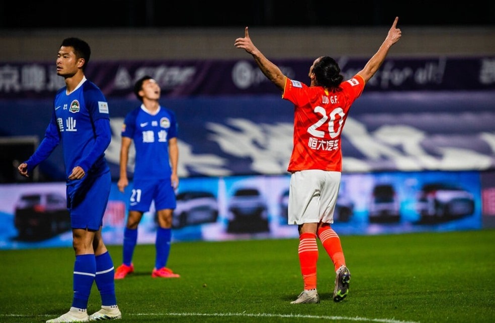 Aloísio está no Guangzhou Evergrande no momento — Foto: Guangzhou Evergrande