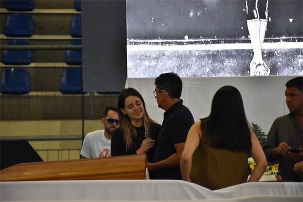 Resultado de imagem para Corpo de Gabriel Diniz é velado em João Pessoa