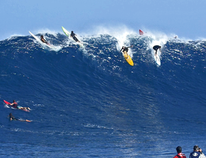 Bocão surfa pela primeira vez em Jaws (Foto: Bruno Lemos)