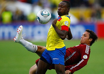 [COPA 2014]Após 12 anos, lateral-esquerdo do Equador volta à Copa com a camisa 10