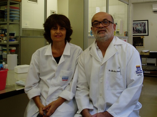   Silvia Sardi e Gubio Soares Santos, da Universidade Federal da Bahia (UFBA) foram os responsáveis por identificar o vírus da zika pela primeira vez no Brasil, em abril de 2015  (Foto: Gubio Soares/Arquivo pessoal)