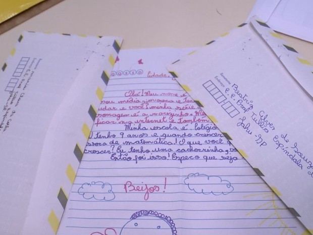 No projeto, os alunos de escolas de Jaú trocam cartas  (Foto: Reprodução / TV TEM)