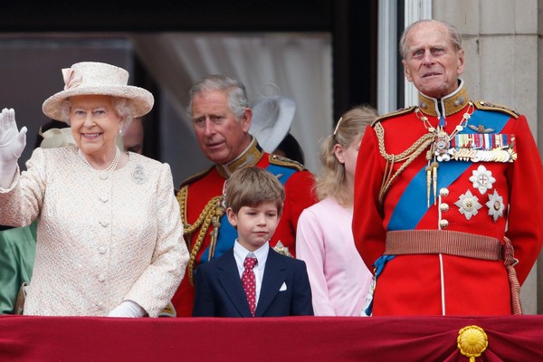 A Rainha Elizabeth 2ª ao lado do neto preferido, James, filho do Príncipe Edward (Foto: Getty Images)
