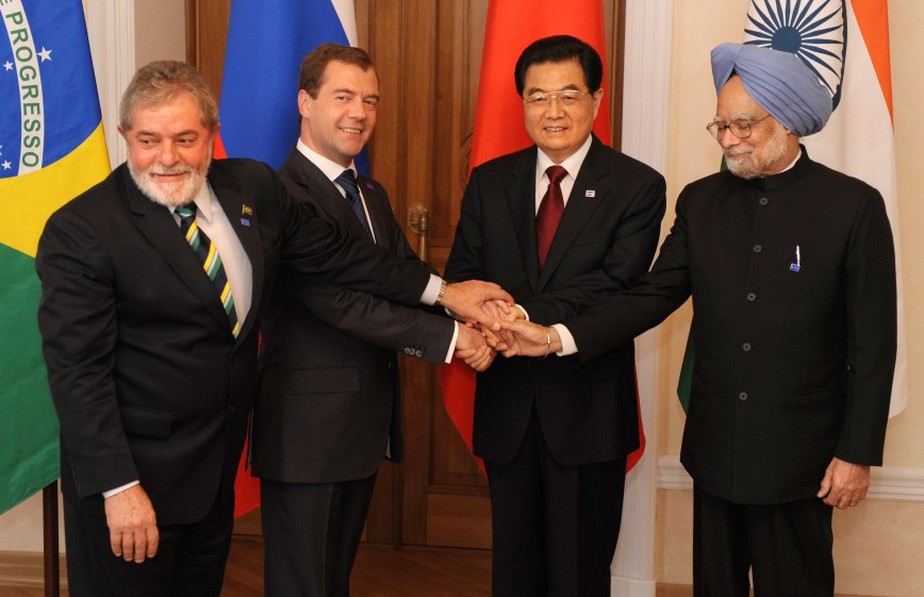 Presidente Luiz Inácio Lula da Silva, durante reunião dos Brics de 2009, ao lado do russo Dmitry Medvedev, do chinês Hu Jintao e do indiano Manmohan Singh