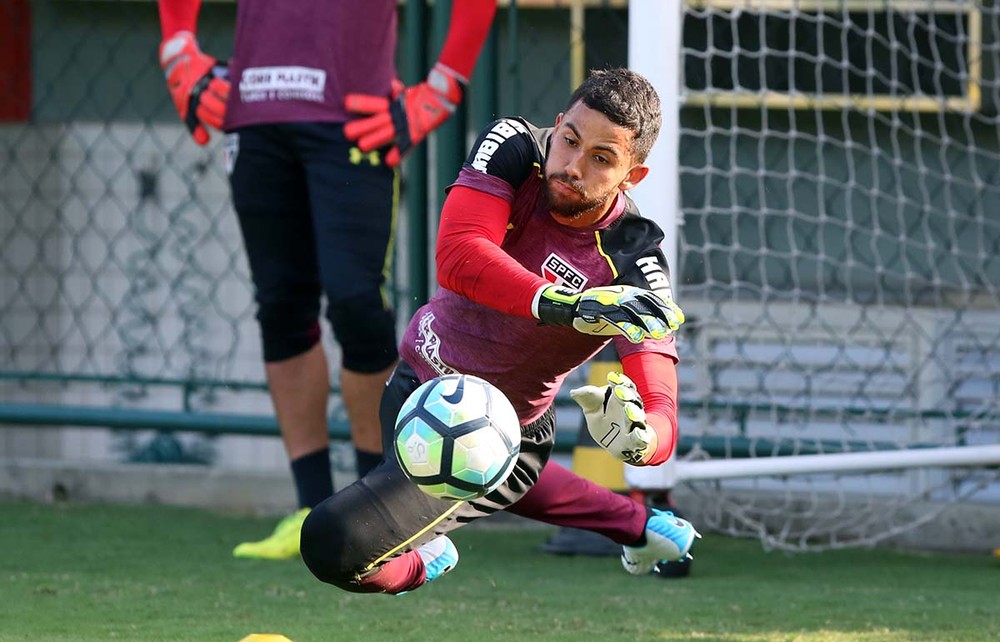 Renan Ribeiro deixa futuro nas mãos da diretoria do São Paulo