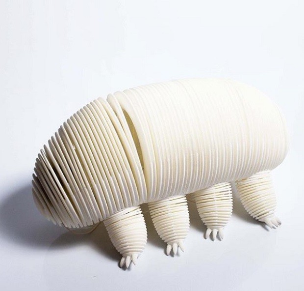 O protótipo, de Shunji Yamanaka, feito com impressão 3D explora como estruturas flexíveis (Foto: Reprodução/Instagram Japan House)