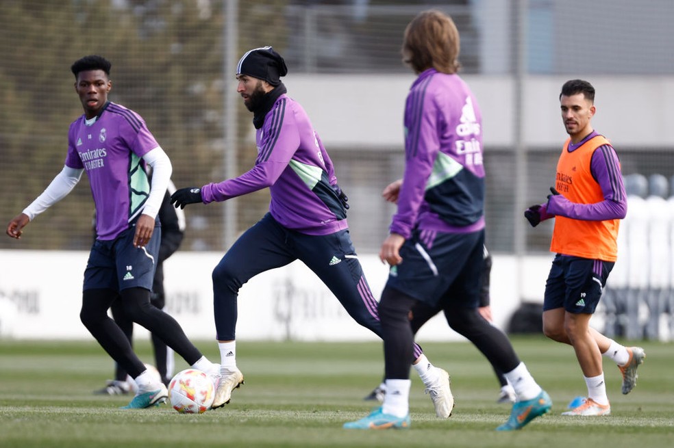 Benzema está confirmado para o clássico do Real Madrid contra o Barcelona, pela Copa do Rei — Foto: AFP