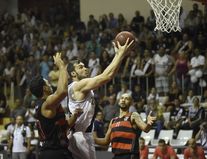 Mesmo com ameaça de não jogar, Fla é punido e fica sem torcida na decisão