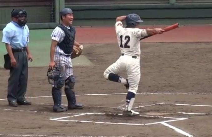 Jovem japonês se torna viral com exibições engraçadas no beisebol (Foto: reprodução)