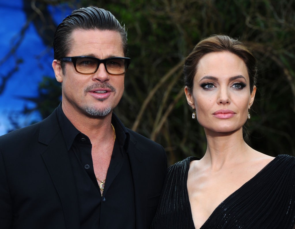 Fotos de supostas lesões de Angelina Jolie feitas Brad Pitt durante voo são  reveladas - Vogue