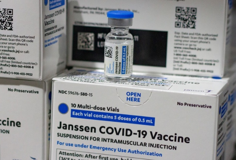 Novas doses de vacina da Janssen chegaram ao Recife, nesta segunda (20). — Foto: Governo de Pernambuco/Divulgação 