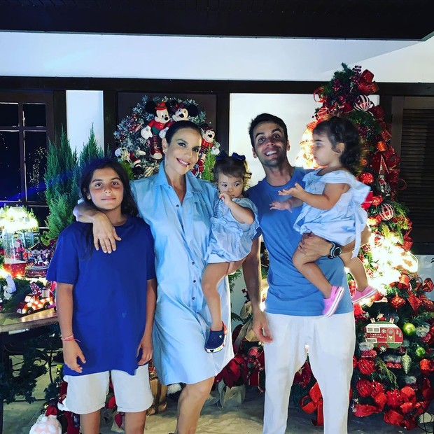 Ivete Sangalo com família em Natal (Foto: reprodução)
