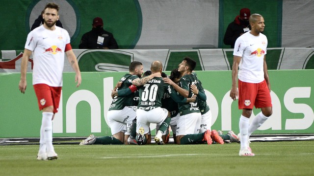 Comemoração do gol do Palmeiras marcado por Gabriel Veron