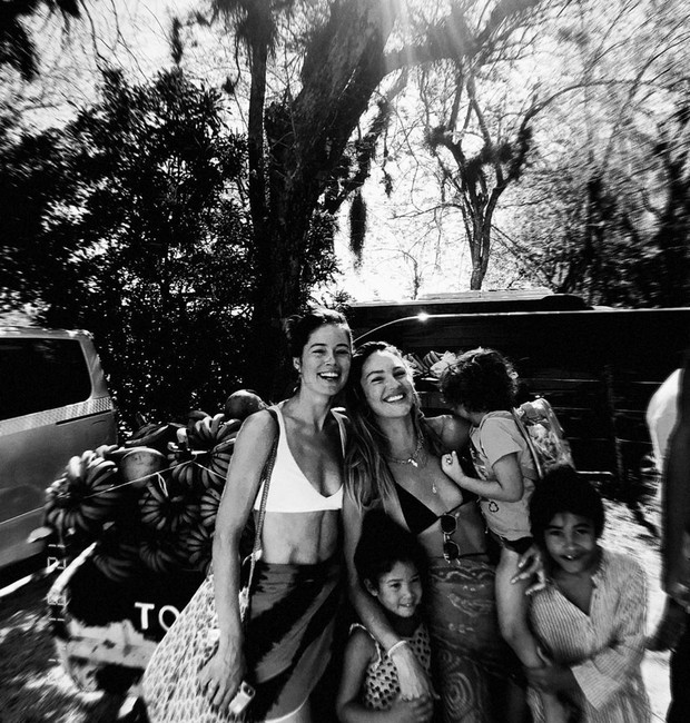 Doutzen Kroes, Candice Swanepoel e filhos (Foto: Reprodução / Instagram)