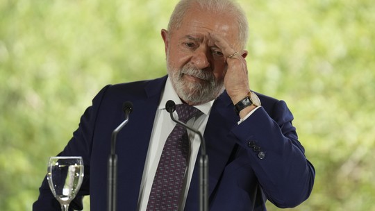 Lula chama privatização da Eletrobras de 'bandidagem' e diz que AGU contestará contrato na Justiça