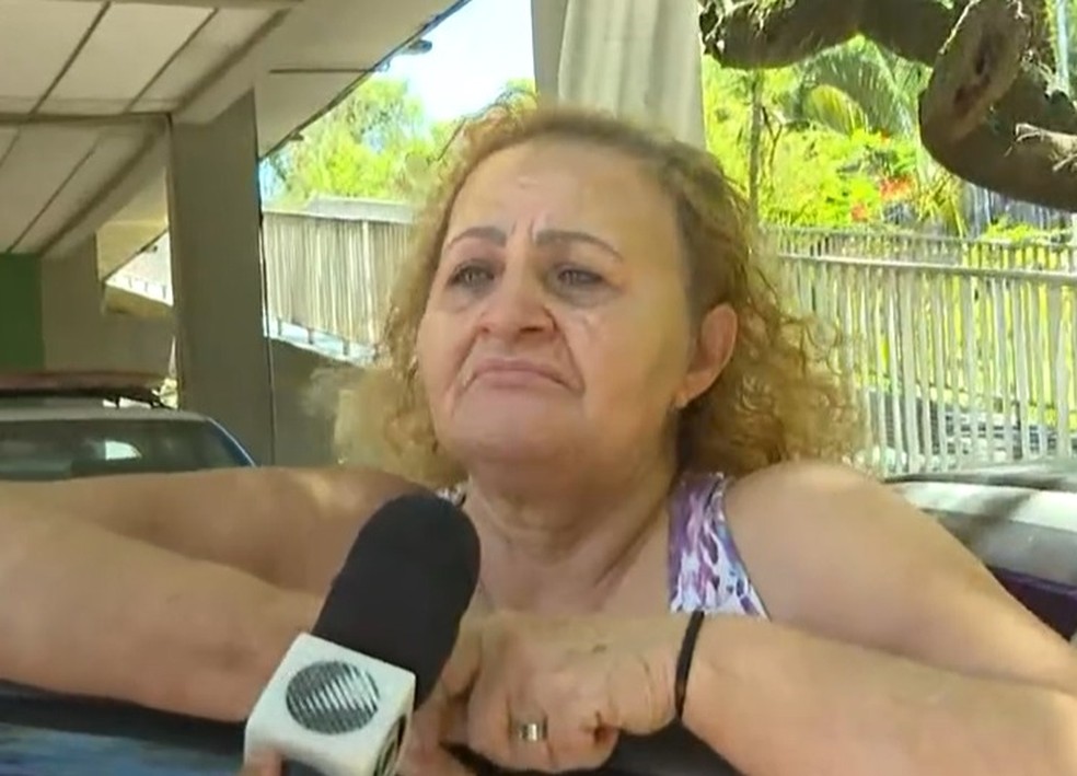 Mãe desabafa sobre morte de filho que foi esfaqueado durante assalto — Foto: Reprodução/TV Bahia