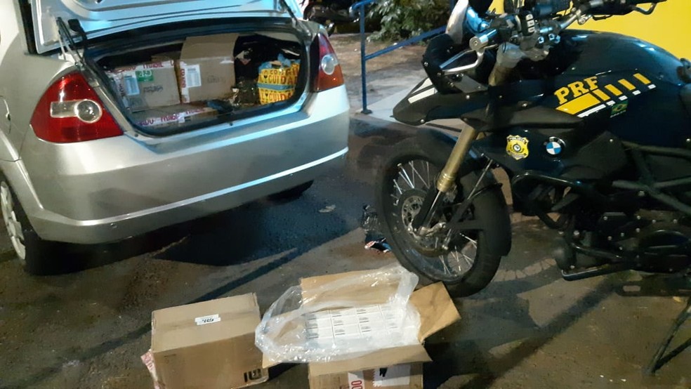 Material estava em um carro abordado na BR-153 em Ourinhos — Foto: Polícia Rodoviária Federal / Divulgação