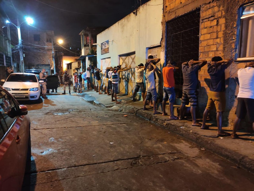 Festa paredão no bairro do Arenoso, em Salvador — Foto: Divulgação/Sedur 
