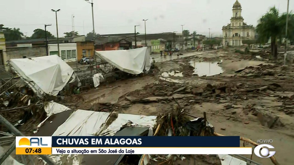 Cenário em São José da Laje, AL, é de destruição — Foto: Reprodução/TV Gazeta
