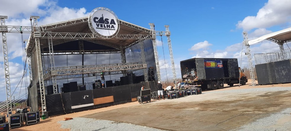 Palco do Casa Velha, onde ocorre a festa em Timba&uacute;ba dos Batistas &mdash; Foto: Divulga&ccedil;&atilde;o/cedida