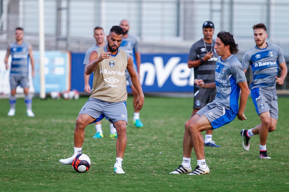 Com terceiro problema no ano, Maicon tem metade dos jogos de titulares do Grêmio