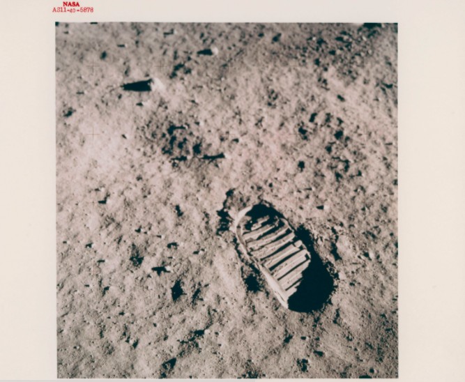 Pegada de um astronauta na Lua (Foto: BuzzAldrin/Christies)