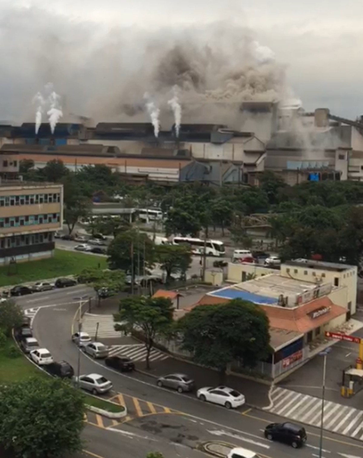 Explosão na CSN deixa trabalhadores com sinais de intoxicação em Volta Redonda Sul do Rio e