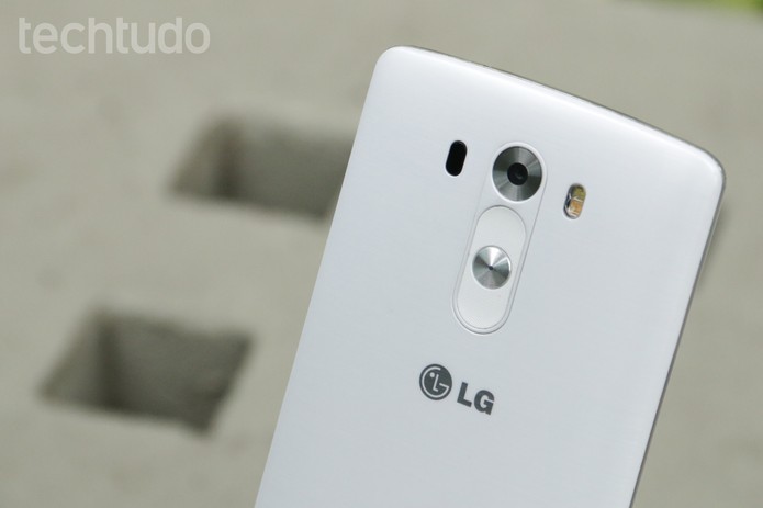 Botões na parte traseira do LG G3 diminuem o risco de queda (Foto: Lucas Mendes/TechTudo)