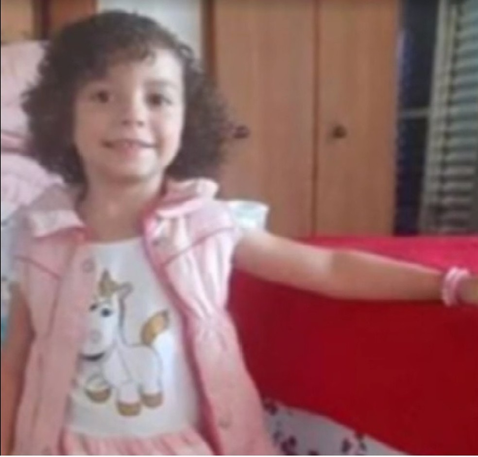 Ester morreu aos 4 anos com um tiro no peito em Santo André, na noite de domingo (11), após briga por vaga de estacionamento — Foto: TV Globo/Reprodução