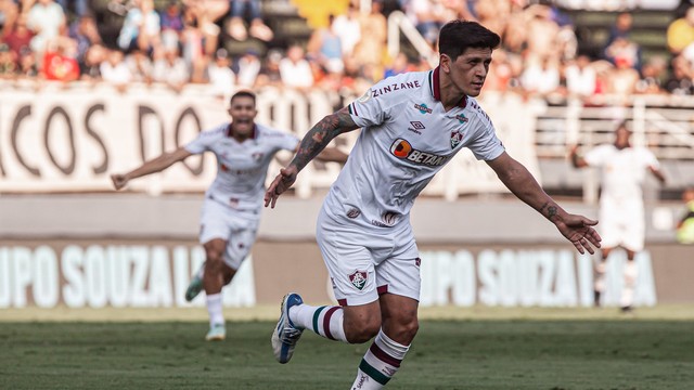 Cano comemora gol do Fluminense contra o Bragantino