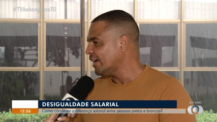 Professor explica a origem das diferença salarial entre pessoas pretas e brancas