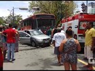 Dois ficam feridos após batida entre ônibus e carro na Av. Vasco da Gama