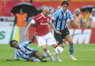 Grêmio tem 4 peças da última vitória em Gre-Nal; onde está o time de 2012