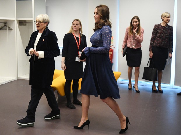 LONDON, ENGLAND - MARCH 7:  Catherine, Duchess of Cambridge arrives to officially open the new headquarters of children's mental health charity Place2Be on March 7, 2018 in London, England.  (Photo by  Victoria Jones - WPA Pool/Getty Images) (Foto: Getty Images)