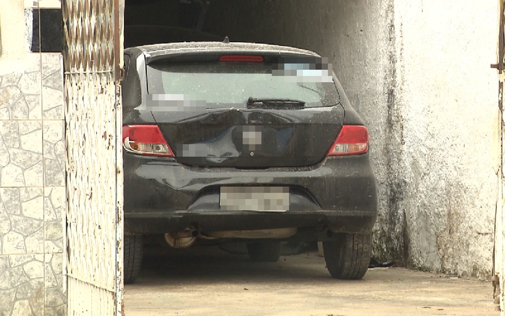 Carro encontrado na casa foi usado para arrombar supermercado, segundo PolÃ­cia Militar (Foto: ReproduÃ§Ã£o / TV ParaÃ­ba)