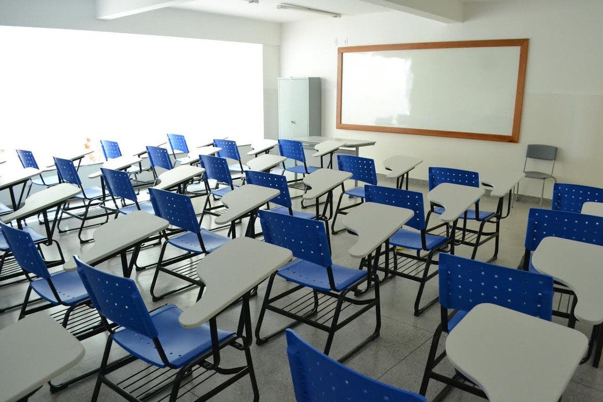 Prefeitura de Natal lança concurso para professores temporários com salário  de R$  | Rio Grande do Norte | G1