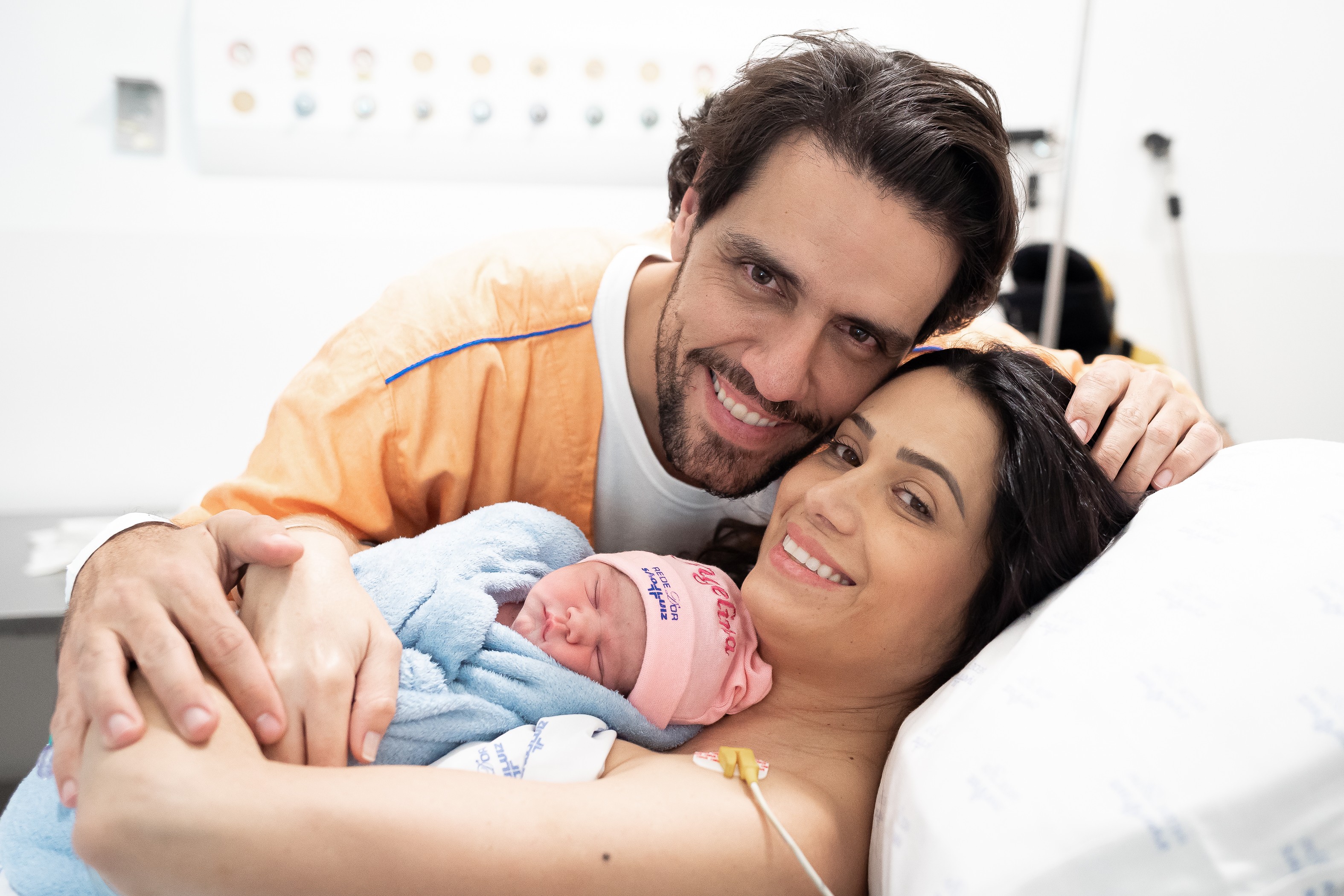 Nascimento de Angelina, filha de Thiago Arancam e Aline Frare  (Foto: Thalita Castanha/Divulgação)