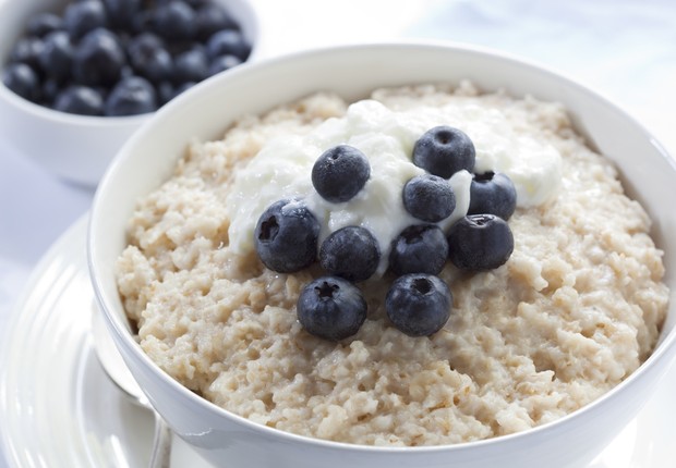 aveia_iogurte_alimentação_saudável_comida_café da manhã (Foto: Shutterstock)