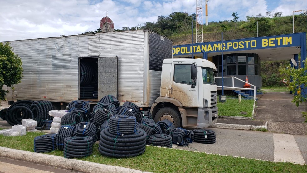 Motorista disse que receberia cerca de R$ 3 mil para transportar a droga — Foto: Fábio Venâncio/TV Globo