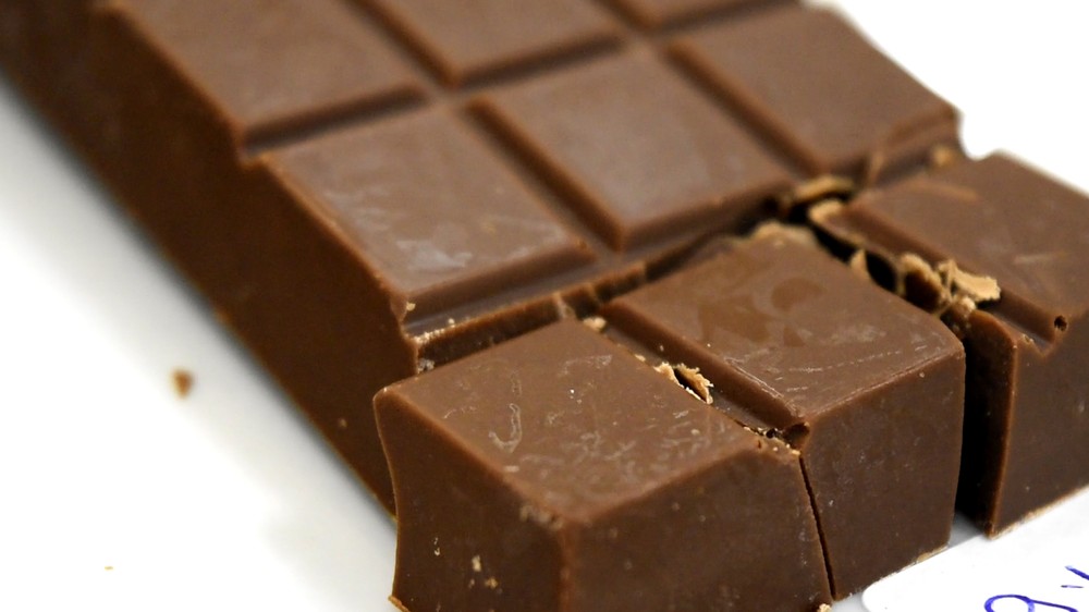 Chocolate ao leite preparado com farinha de manga para substituir parcialmente o açúcar é resultado de estudo do Ital e Unicamp, em Campinas.