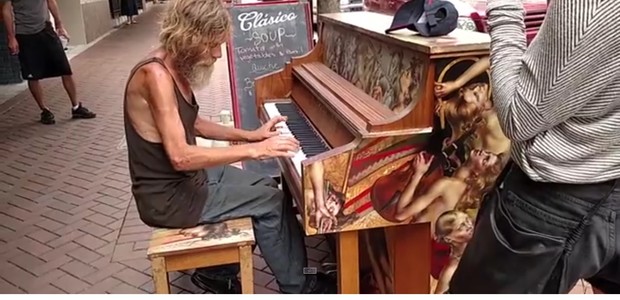 O pianista Donald Gould, um morador de rua de 51 anos  (Foto: reprodução/ Youtube)