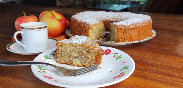 Receita de bolo de maçã com aveia (Foto: Divulgação)