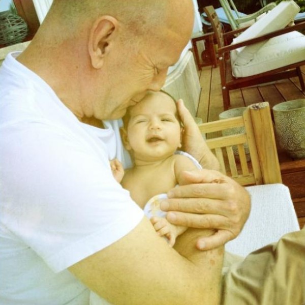 Bruce Willis com filha (Foto: Twitter)