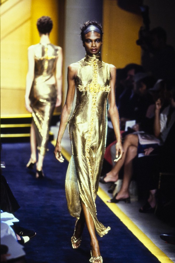 Versace - inverno 1997 alta-costura (Foto: Vogue Runway)